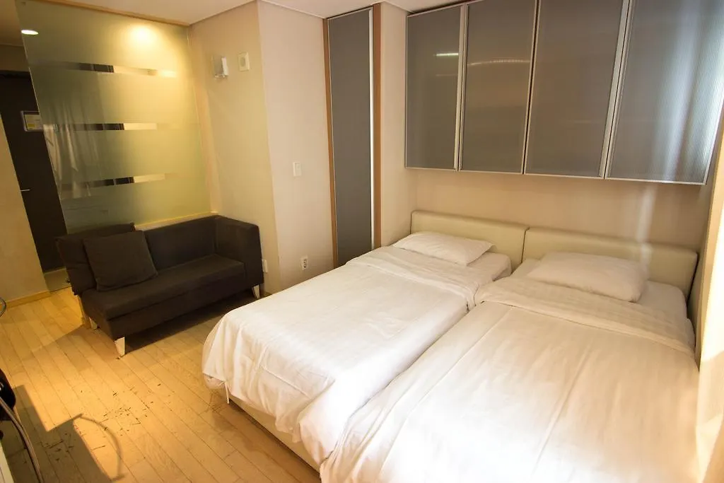 Casaville Residence Shinchon 0*, Seoul